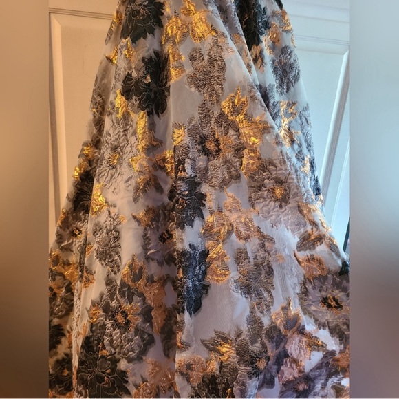 JOVANI Black Metallic Print Plunging Neckline Ballgown Dress with pockets - Picture 5 of 5